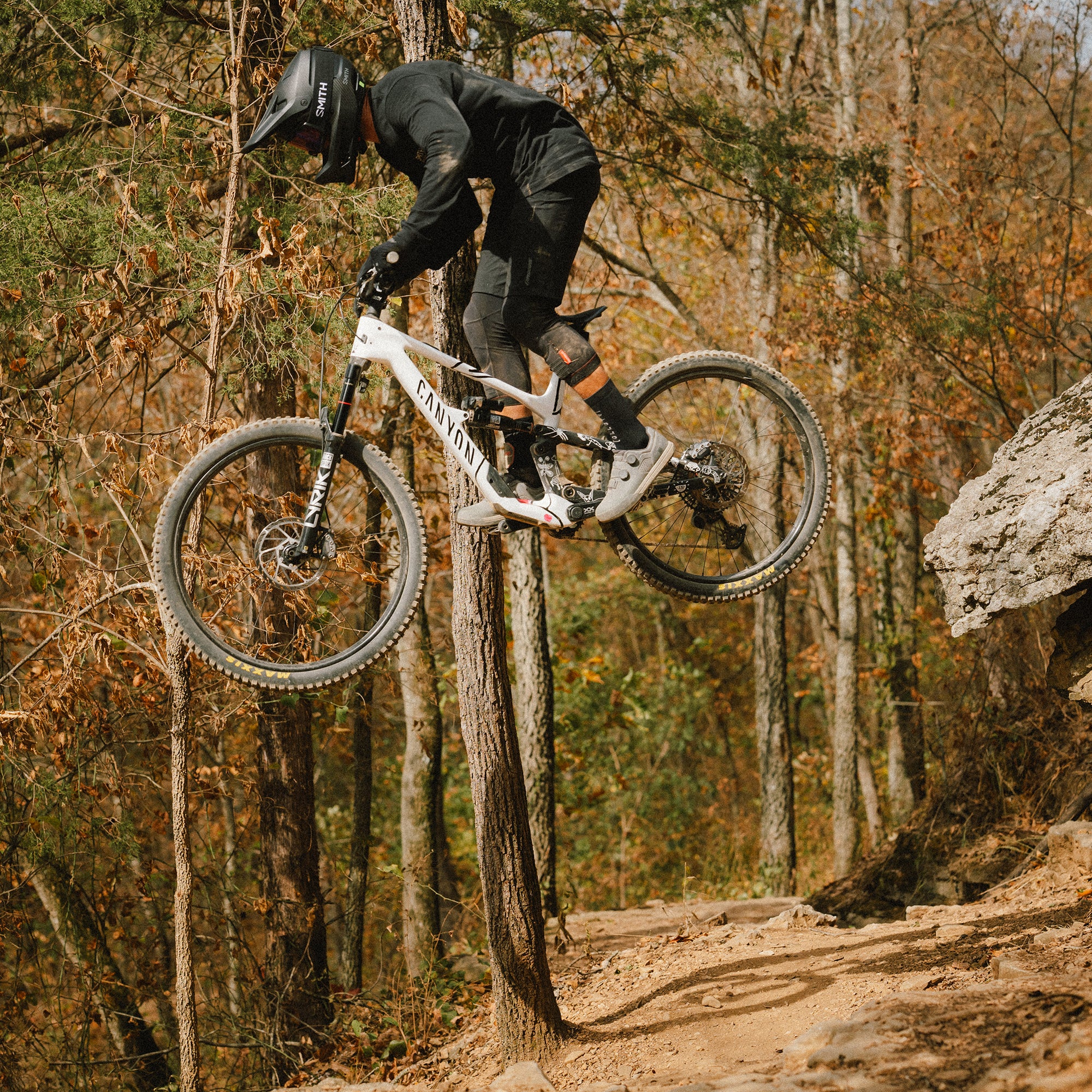 smith-hardline-carbon-mips-casque-vtt-descente-int-gral image 5