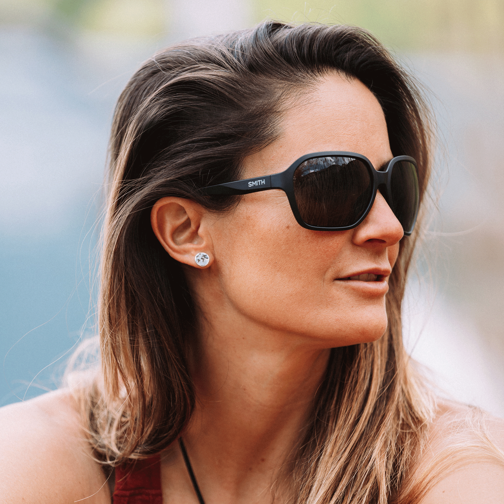 smith-whitney-lunettes-de-soleil-femme-chromapop-polaris image 2